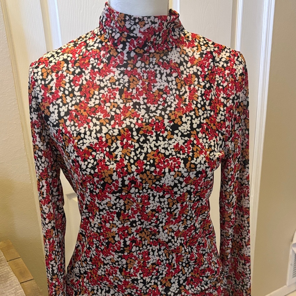 Tahari mock neck -New with tags